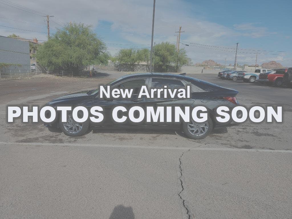 2024 Hyundai Elantra SEL FWD