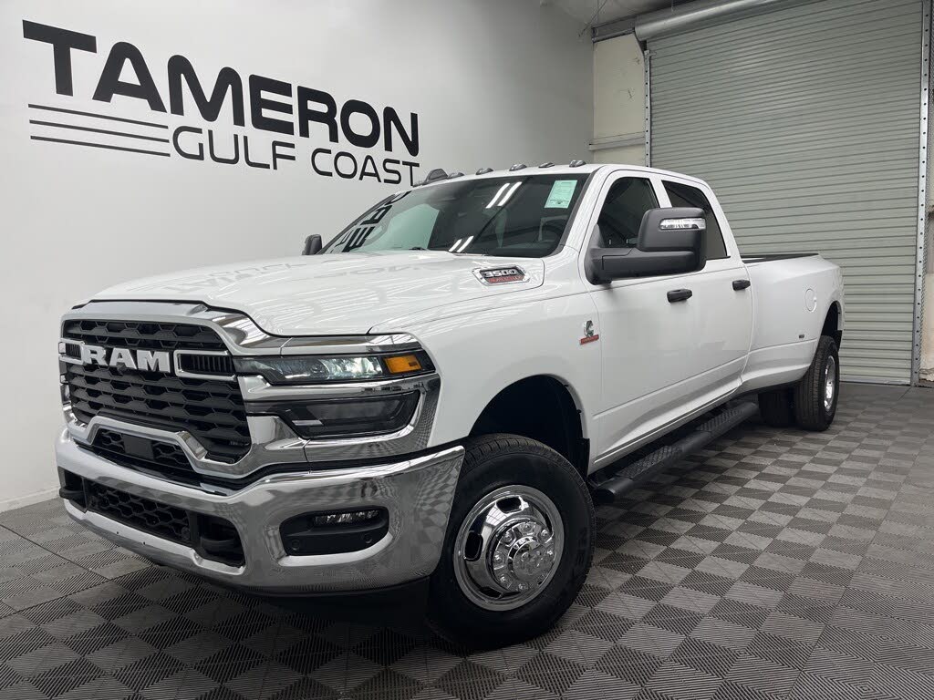 2026 RAM 3500 Tradesman Crew Cab LB DRW 4WD