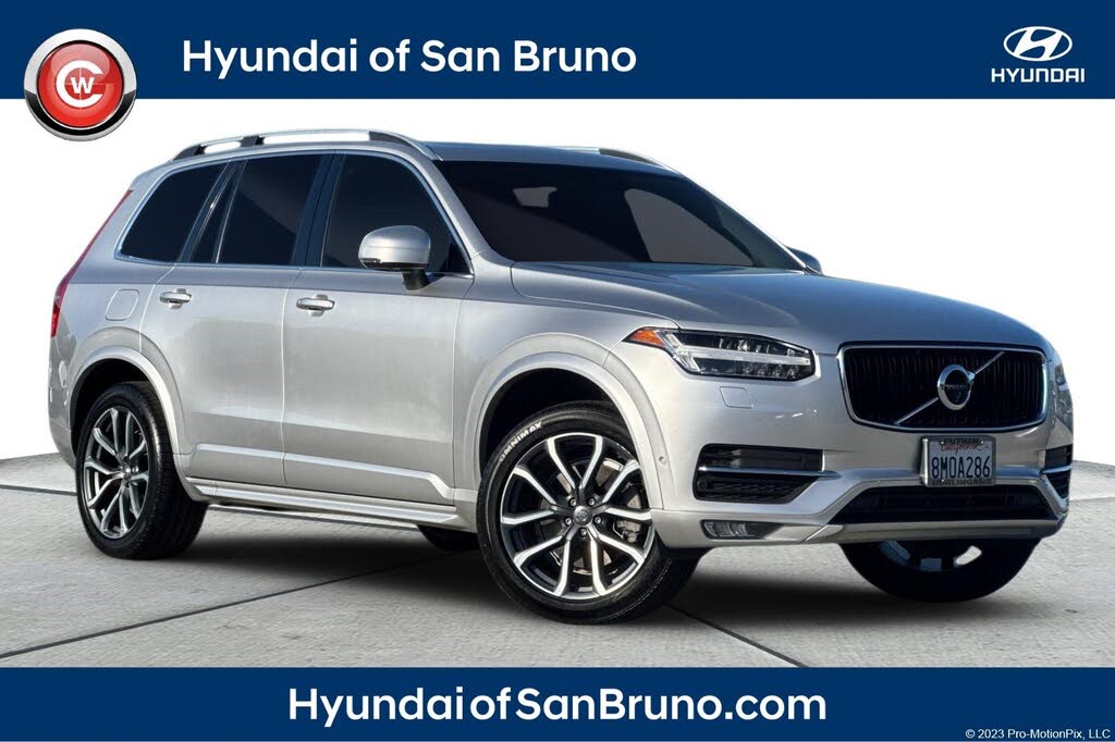 2017 Volvo XC90 T6 Momentum AWD