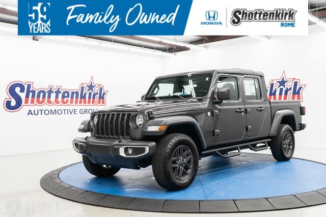 2020 Jeep Gladiator Sport Crew Cab 4WD