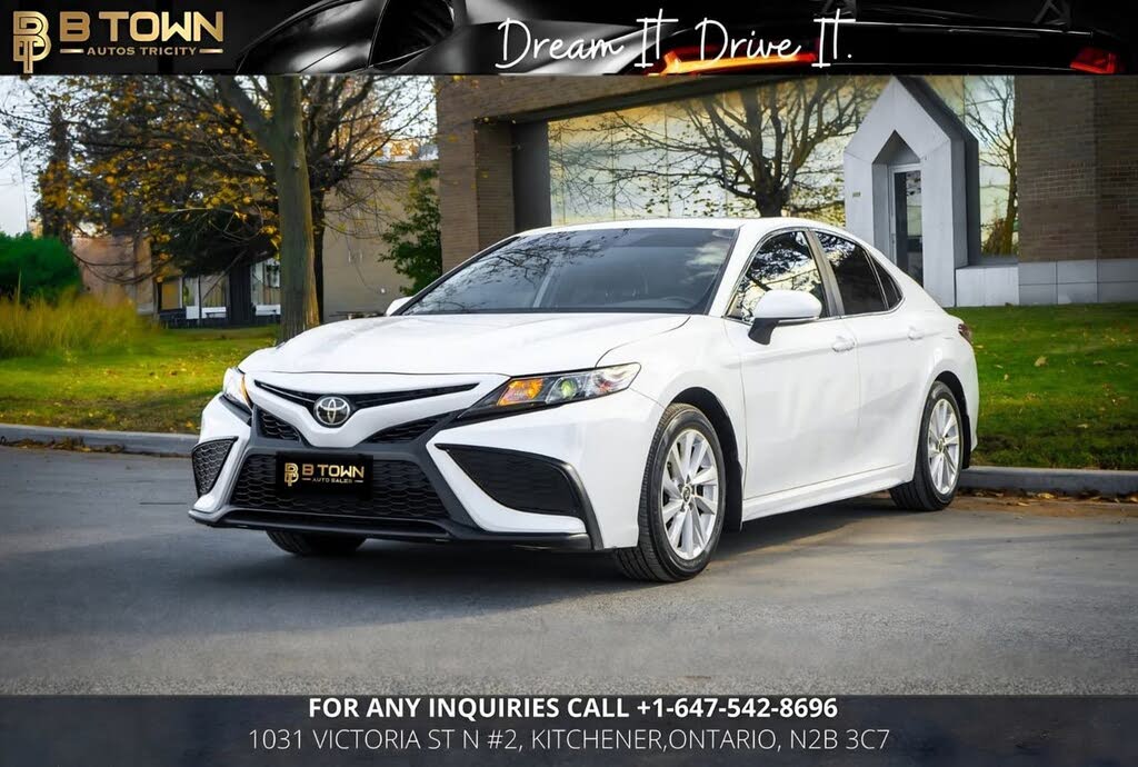 2022 Toyota Camry SE FWD