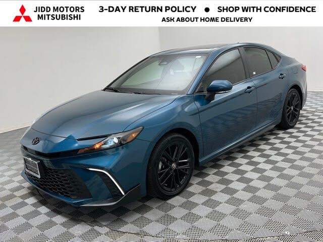 2025 Toyota Camry SE FWD