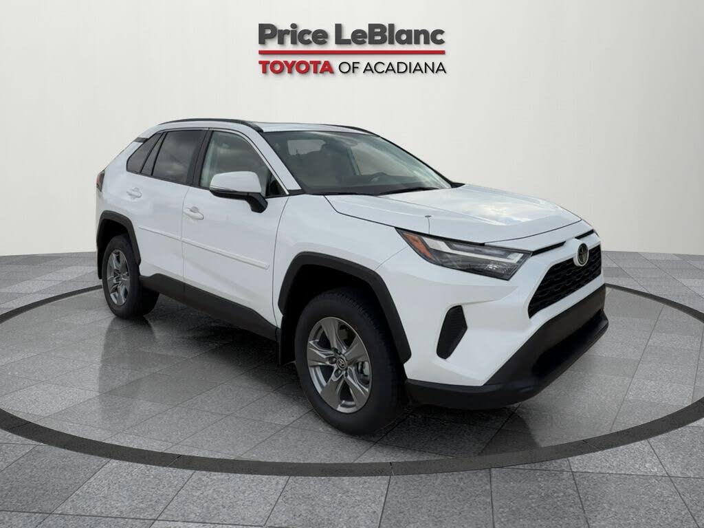 2025 Toyota RAV4 XLE FWD