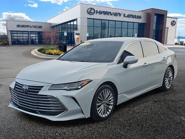 2022 Toyota Avalon Hybrid Limited FWD