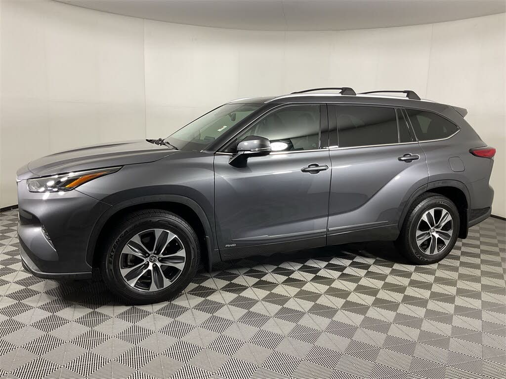 2022 Toyota Highlander Hybrid XLE AWD
