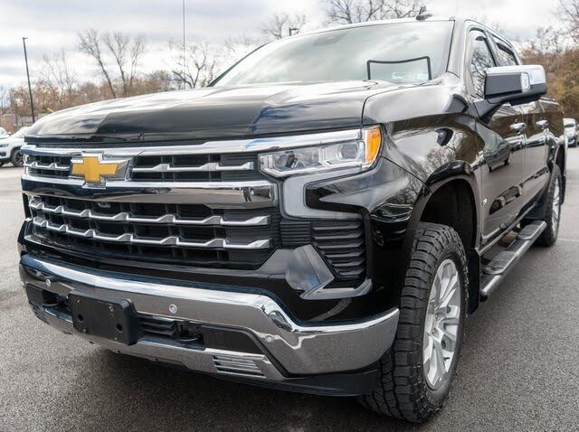 2023 Chevrolet Silverado 1500 LTZ Crew Cab 4WD