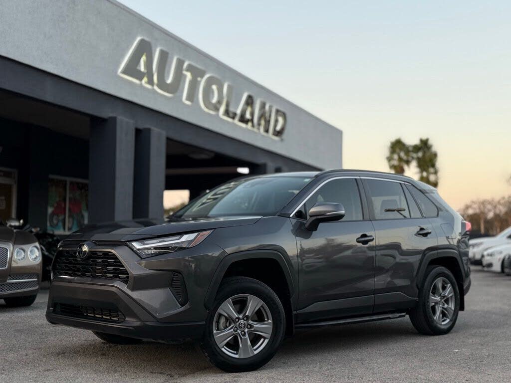 2024 Toyota RAV4 XLE FWD