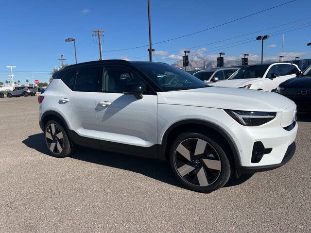 2026 Volvo EX40 Plus RWD