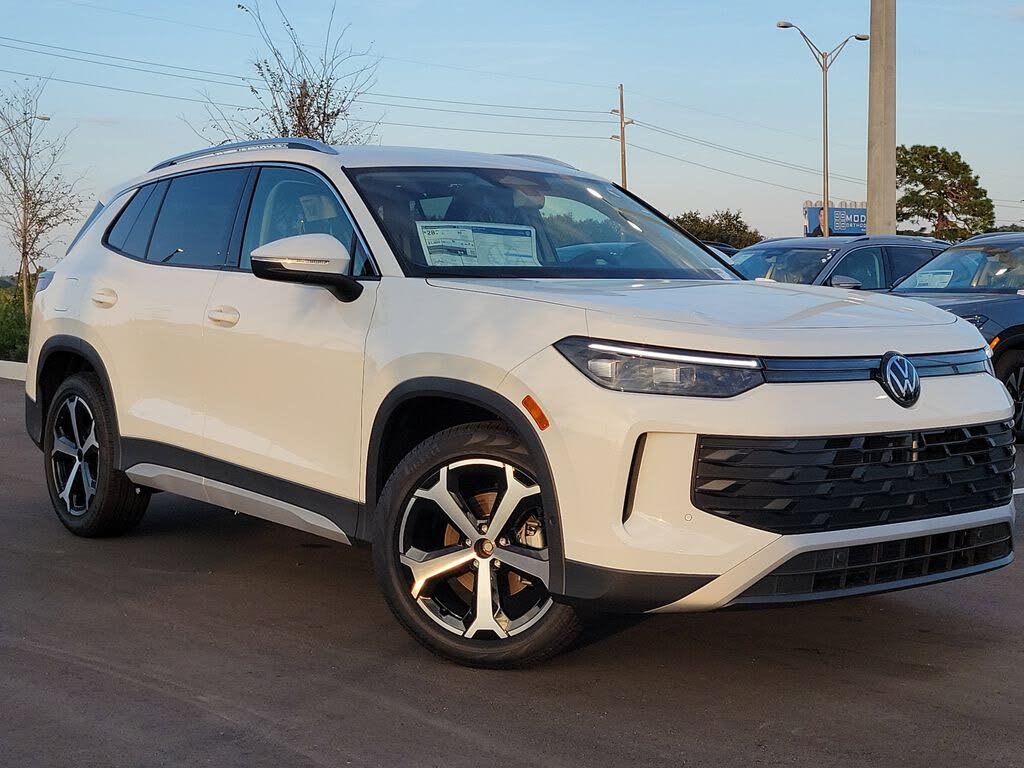 2025 Volkswagen Tiguan SE FWD