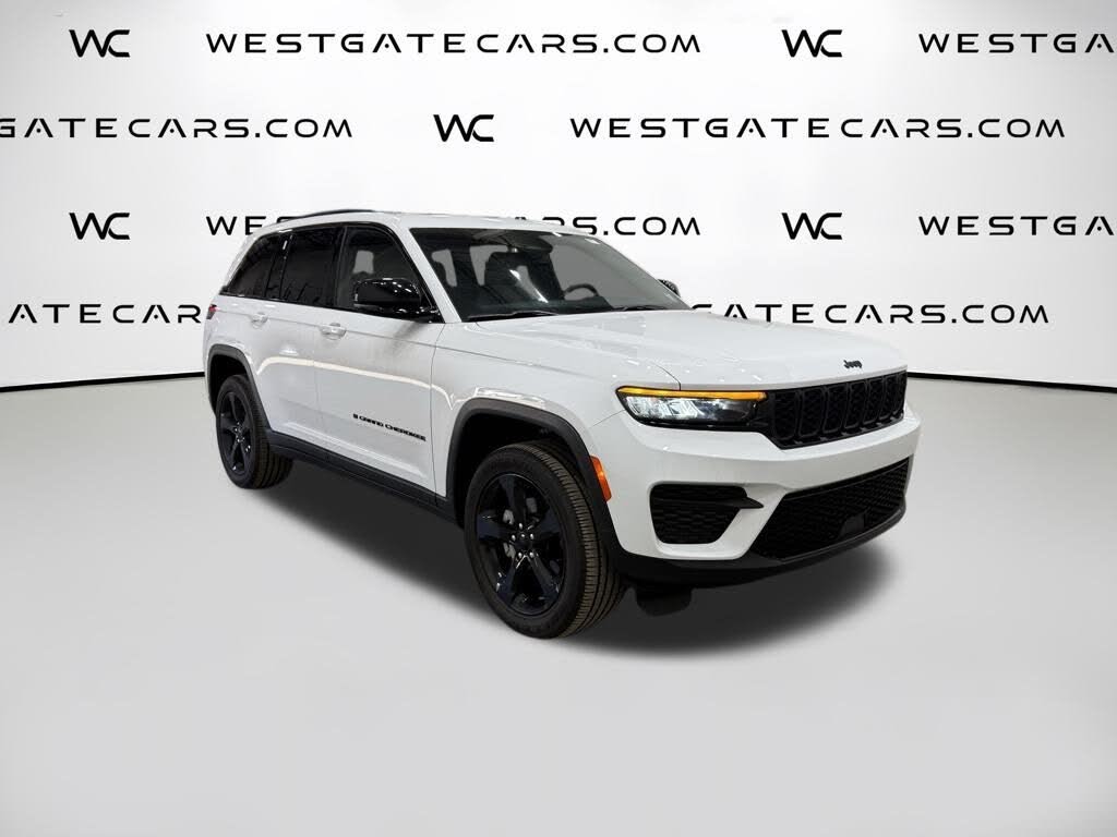 2023 Jeep Grand Cherokee Altitude 4WD
