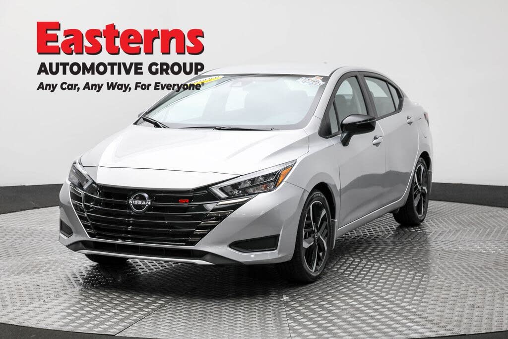 2025 Nissan Versa SR FWD