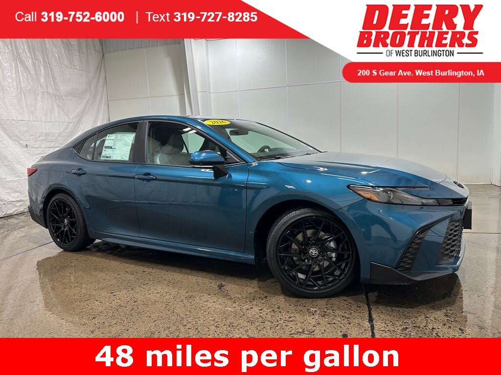 2026 Toyota Camry SE FWD