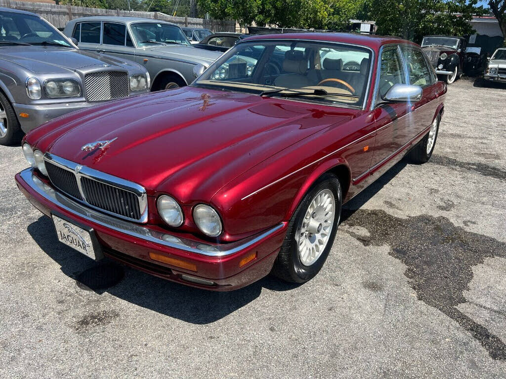 1996 Jaguar XJ-Series XJ12 Sedan RWD