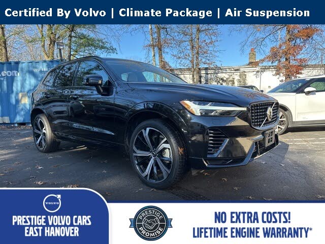 2023 Volvo XC60 Recharge T8 Ultimate Dark Theme eAWD
