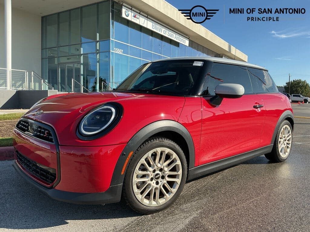 2025 MINI Cooper S Signature Trim 2-door Hatchback
