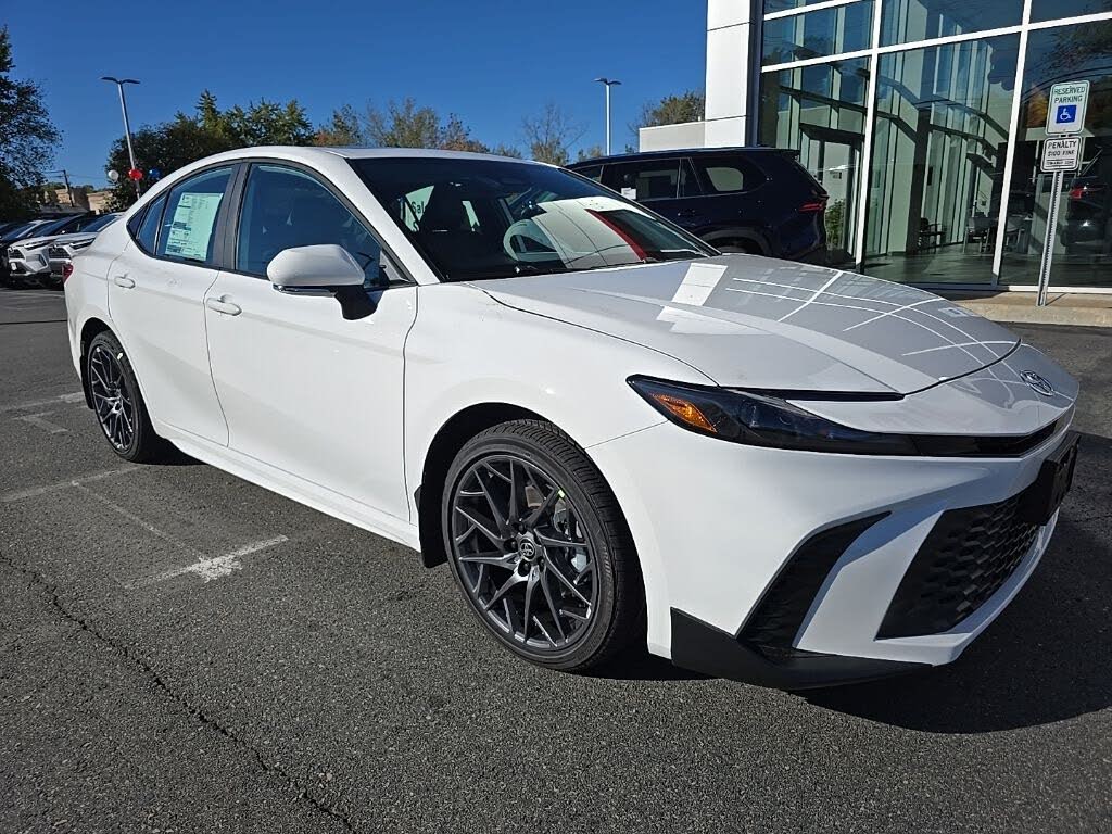 2026 Toyota Camry SE AWD