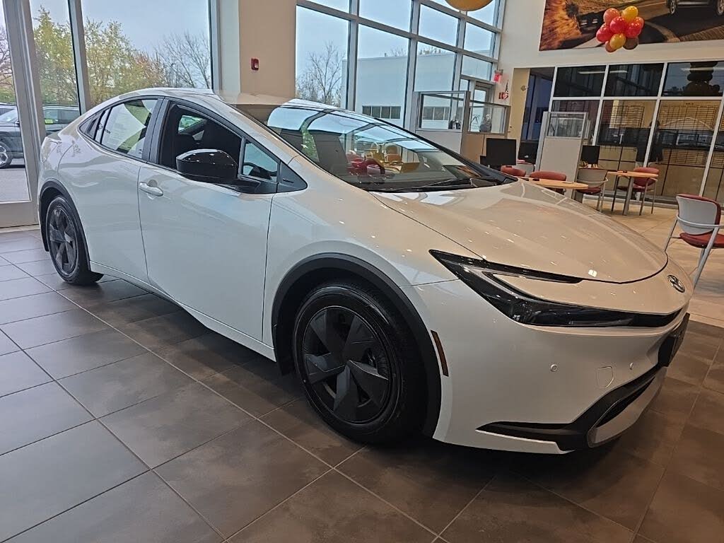 2026 Toyota Prius Plug-In Hybrid SE FWD