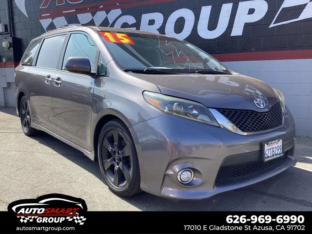 2015 Toyota Sienna SE 8-Passenger