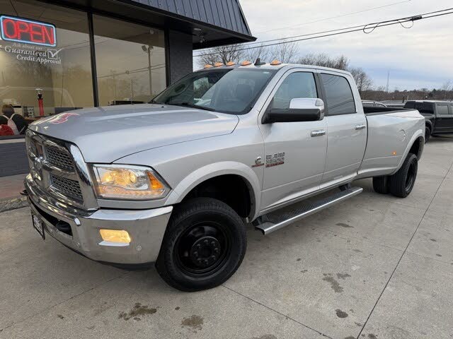 2016 RAM 3500 Laramie Crew Cab LB DRW 4WD