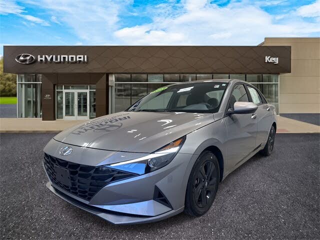 2023 Hyundai Elantra SEL FWD