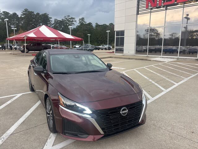 2024 Nissan Altima 2.5 SV FWD