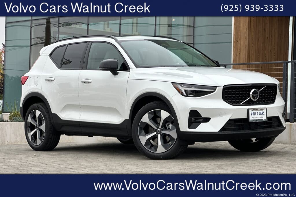 2026 Volvo XC40 B5 Plus AWD