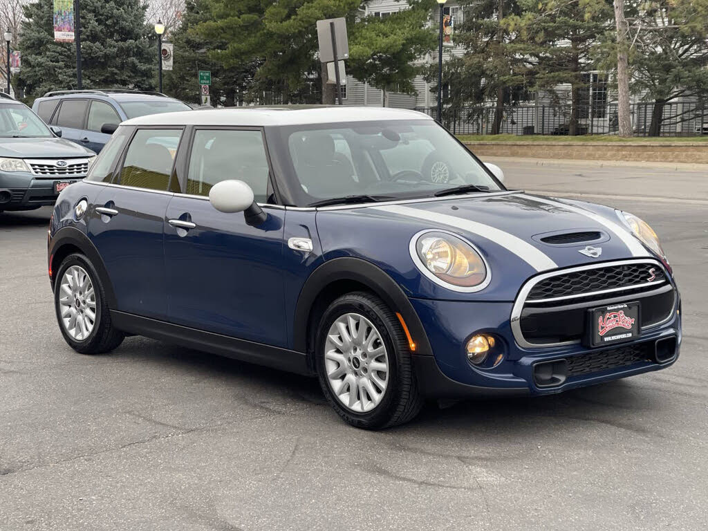 2016 MINI Cooper S 4-Door Hatchback FWD