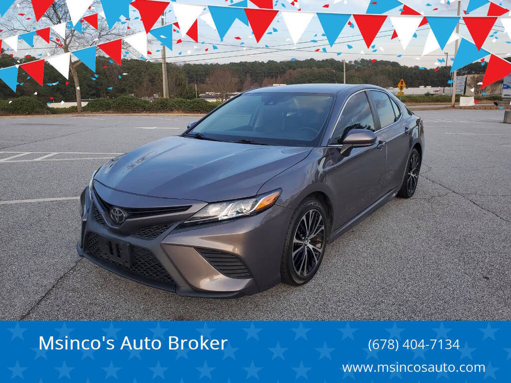 2020 Toyota Camry SE FWD