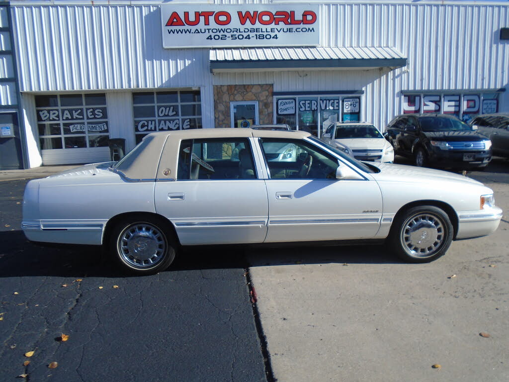 1998 Cadillac DeVille Sedan FWD