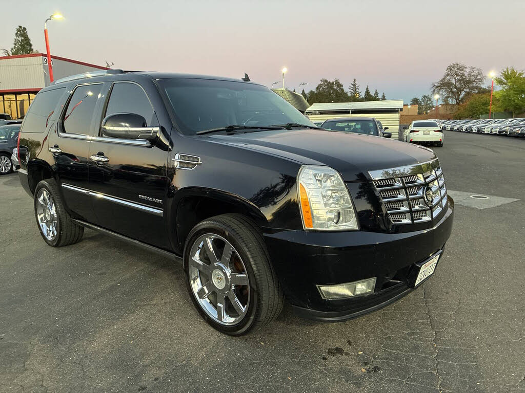 2010 Cadillac Escalade Premium RWD