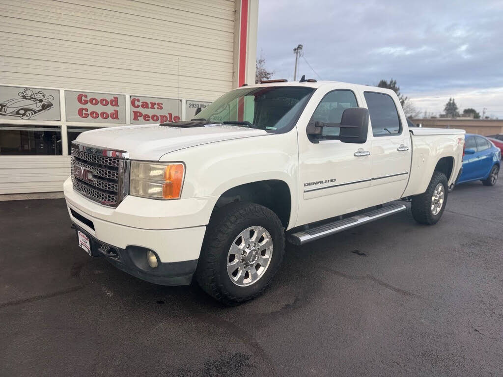 2011 GMC Sierra 3500HD Denali Crew Cab LB DRW 4WD