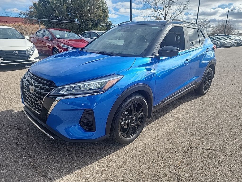 2023 Nissan Kicks SR FWD