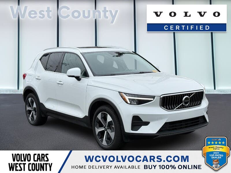 2024 Volvo XC40 B5 Core Dark Theme AWD