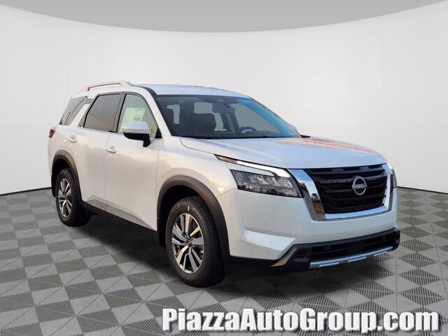 2025 Nissan Pathfinder SL 4WD