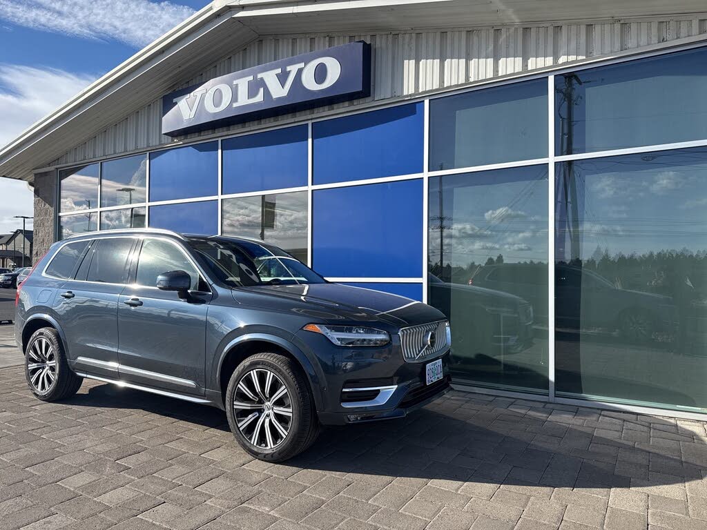 2025 Volvo XC90 B6 Plus Bright Theme 7-Passenger AWD