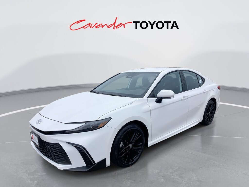 2026 Toyota Camry SE FWD