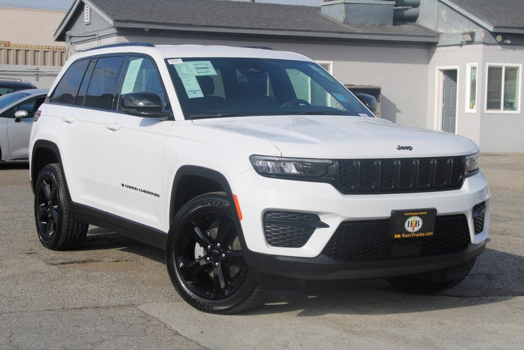 2025 Jeep Grand Cherokee Altitude 4WD