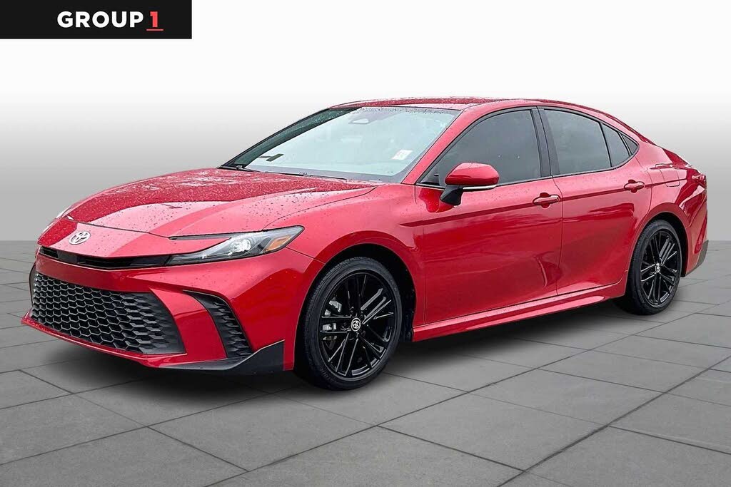 2025 Toyota Camry SE FWD