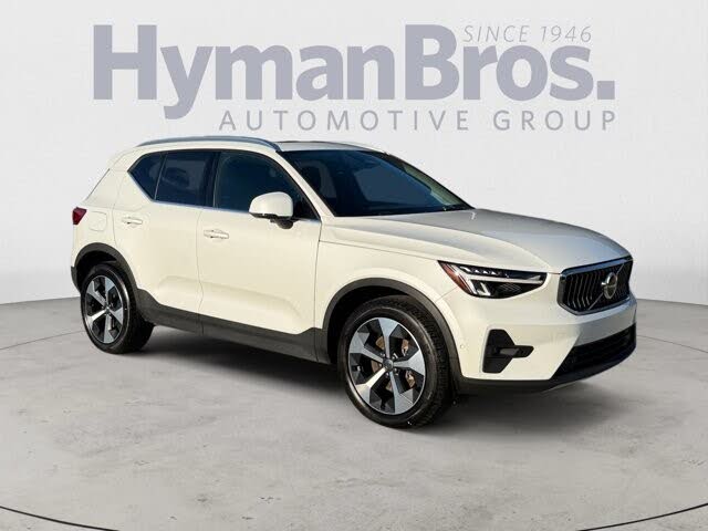 2025 Volvo XC40 B5 Plus Bright Theme AWD