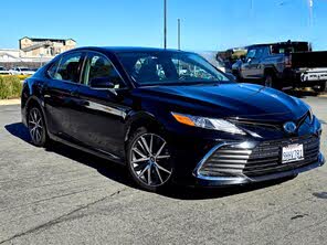 Toyota Camry Hybrid XLE FWD