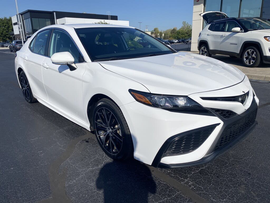 2024 Toyota Camry SE FWD