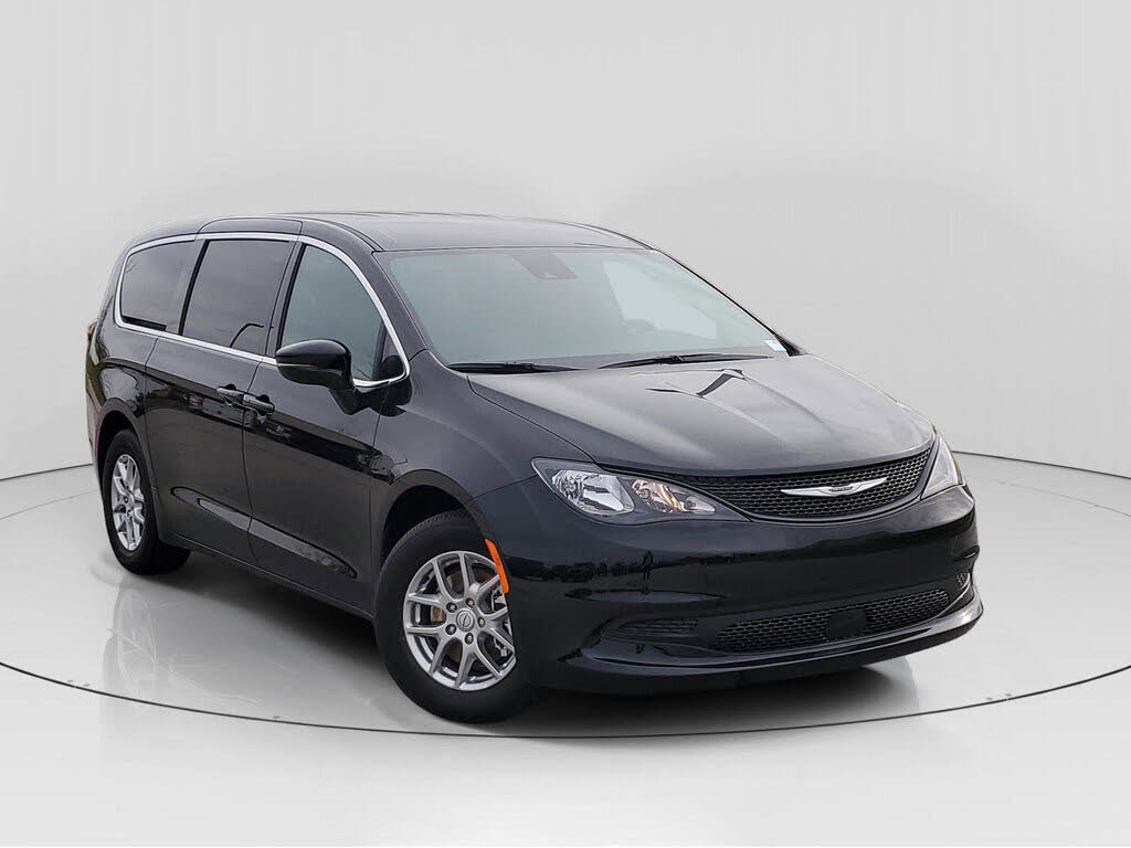 2026 Chrysler Voyager LX FWD