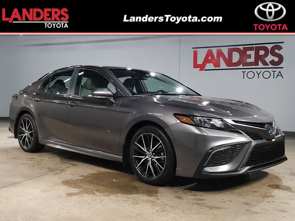 2024 Toyota Camry Hybrid SE FWD