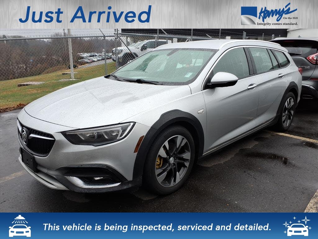 2018 Buick Regal TourX Essence AWD