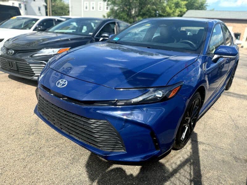 2025 Toyota Camry SE FWD