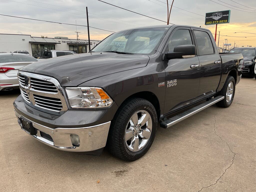 2015 RAM 1500 SLT Crew Cab RWD