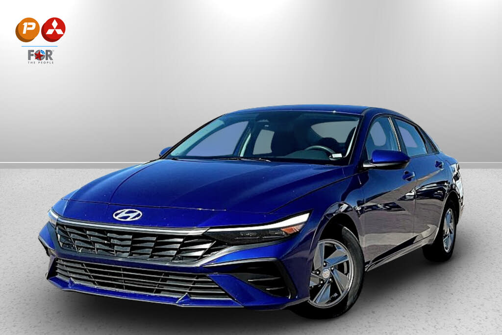 2024 Hyundai Elantra SE FWD