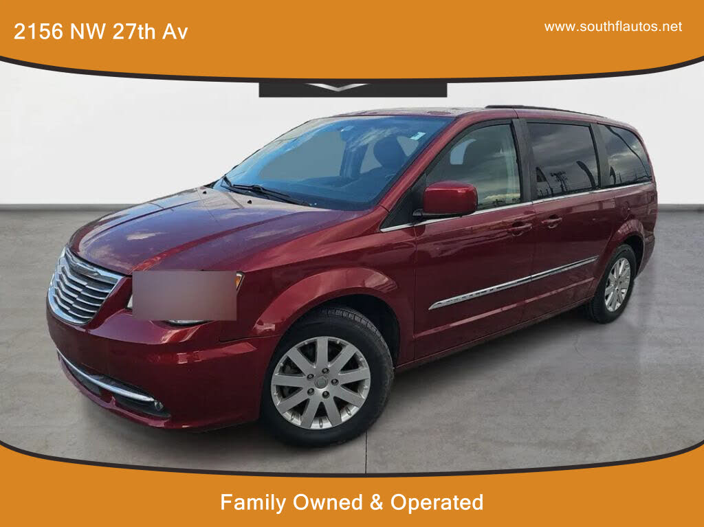 2015 Chrysler Town & Country Touring FWD