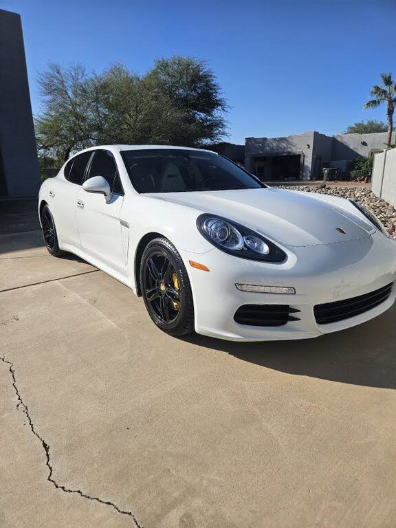 2016 Porsche Panamera 4