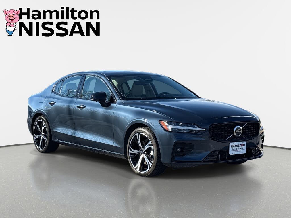 2024 Volvo S60 B5 Ultimate Dark Theme AWD